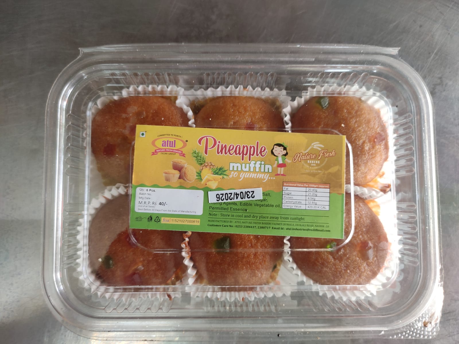 Pineapple muffin